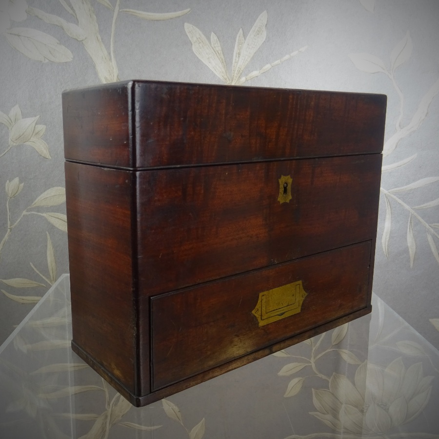Antique Campaign Military Apothecary Medicine Chest (3).JPG